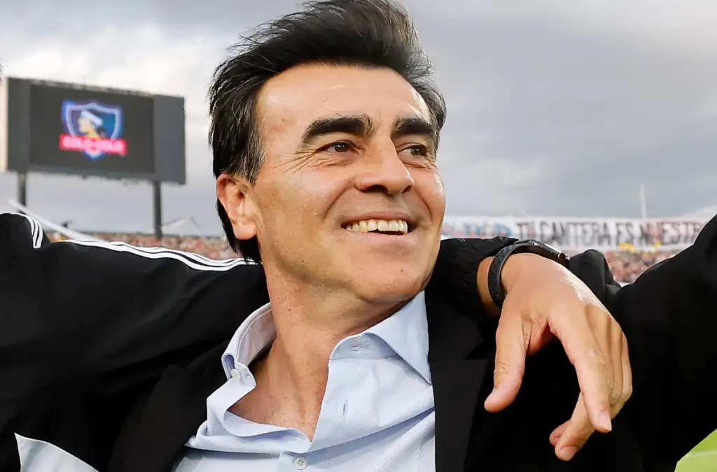 Gustavo Quinteros dejó abierta la puerta para dirigir a la Selección Chilena.