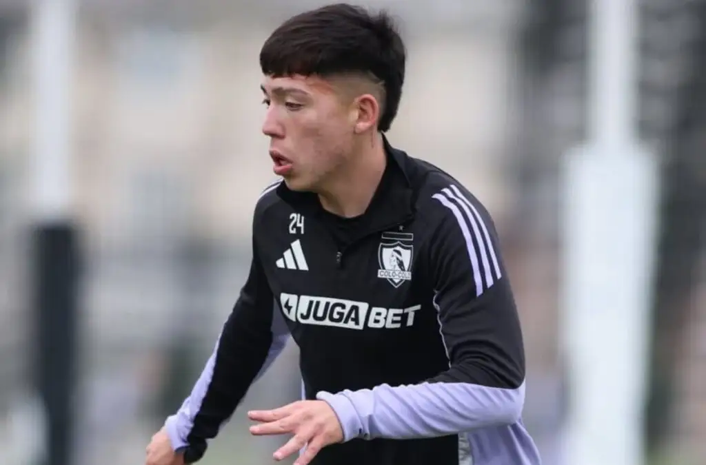 Jorge Almirón anticipó minutos para Leandro Hernández en Colo-Colo.