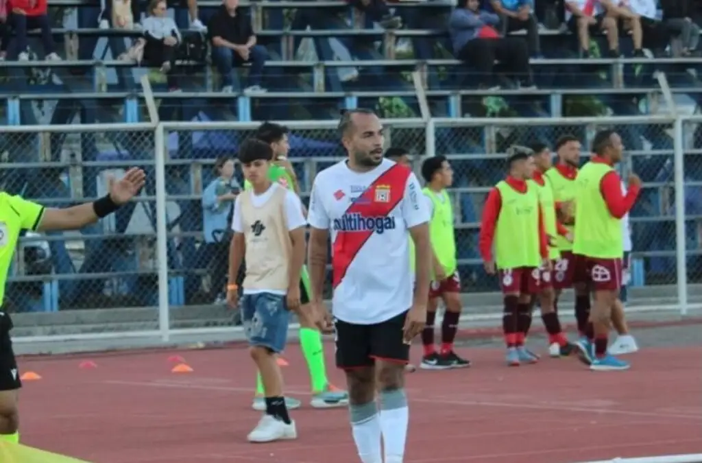Una temporada para el olvido es la que ha tenido Vidangossy y en Ascenso con Curicó Unido.