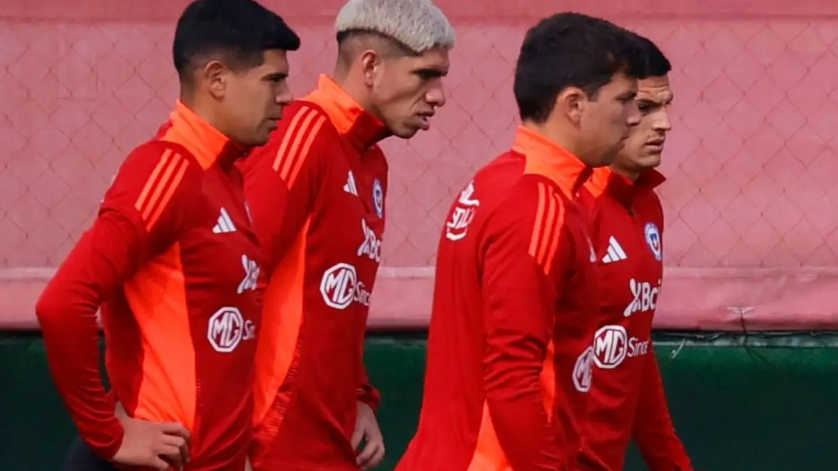 La Roja salta a la cancha.