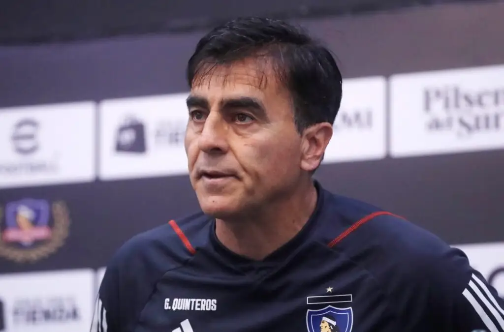 Gustavo Quinteros se mantendrá en Colo-Colo hasta, al menos, fin de año.