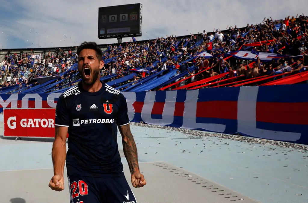 Joaquín Larrivey confesó que sería difícil llegar a Colo-Colo por su identificación con la U.