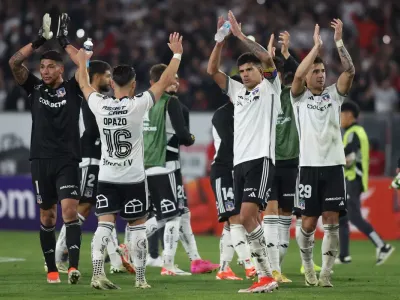 Se encienden las alarmas en Colo-Colo: Dos clubes pretenden fichar a pieza clave de Jorge Almirón
