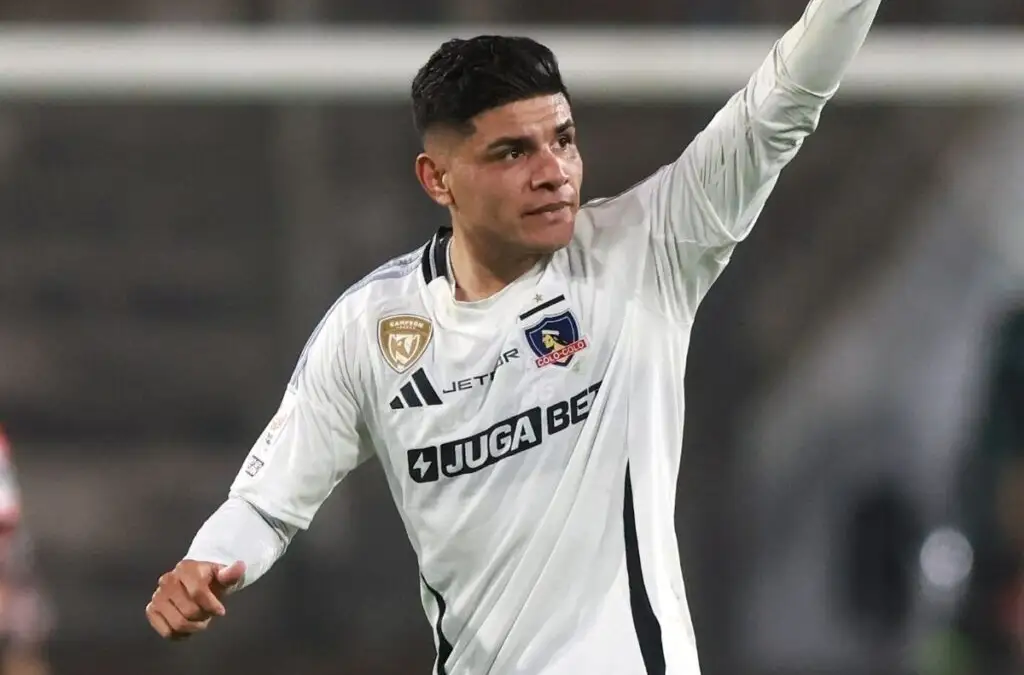 Claudio Aquino anotó uno de los tantos de Colo-Colo frente a Ñublense.