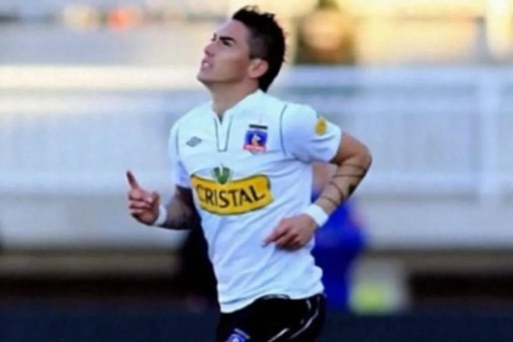 Jean Paul Pineda con la camiseta de Colo-Colo.