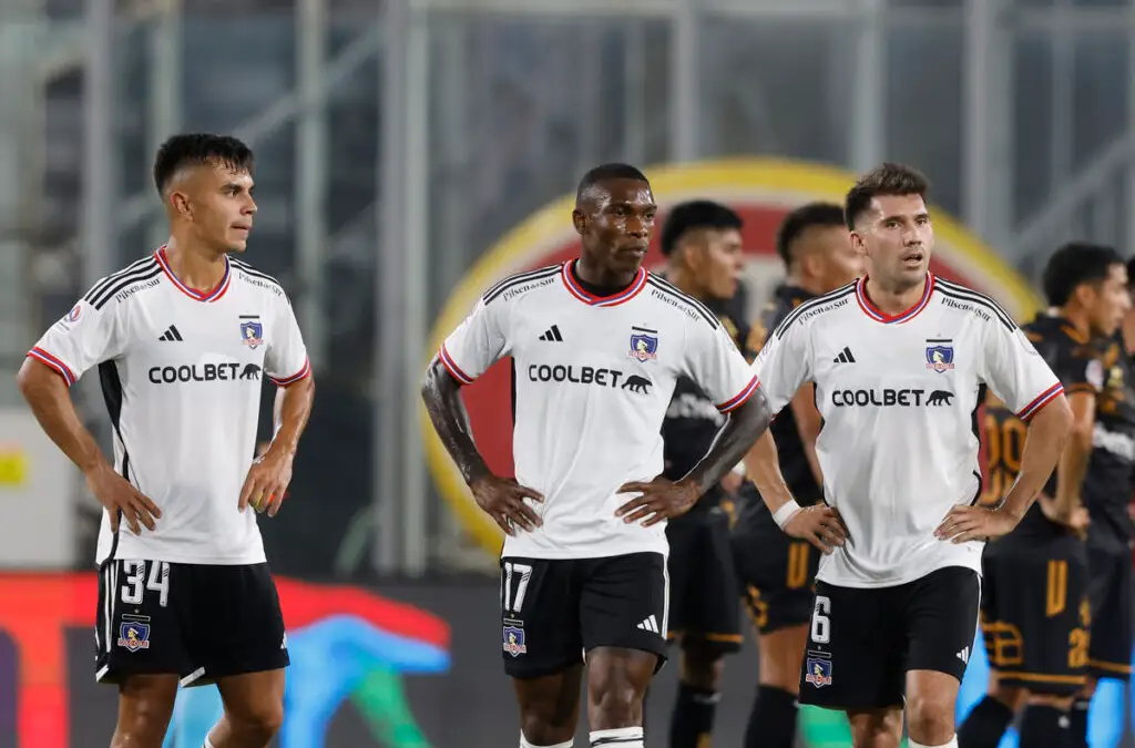 Colo-Colo cortó una larga racha sin derrotas en el Estadio Monumental.