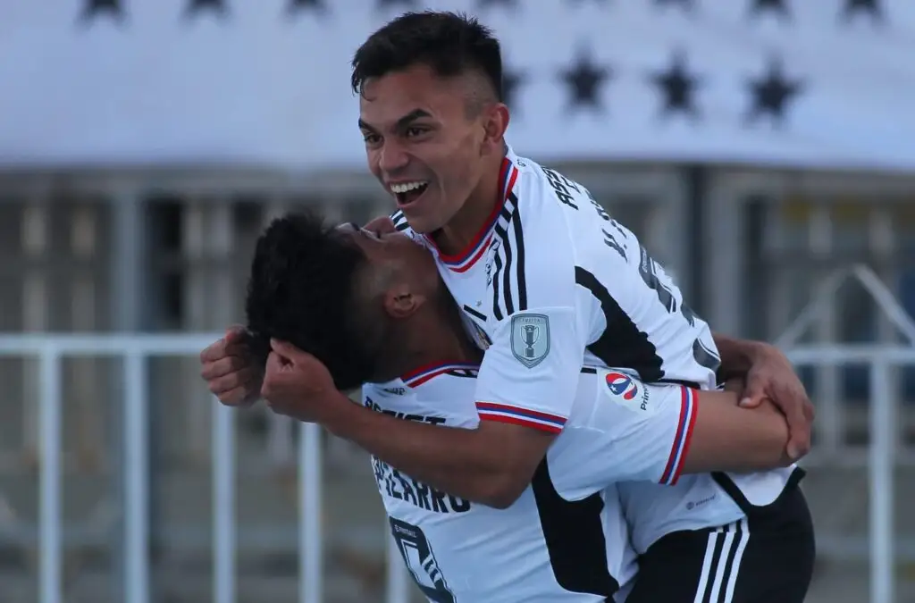 Varios juveniles han jugado en el primer equipo de Colo-Colo con Gustavo Quinteros al mando.