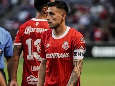 Tras frustrado arribo a Colo-Colo: Toluca confirma el futuro de Claudio Baeza para la temporada 2025