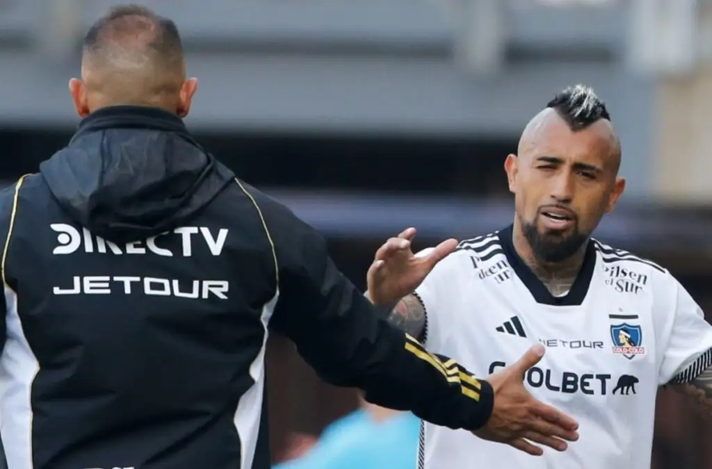 Arturo Vidal descartó quiebre con Jorge Almirón.