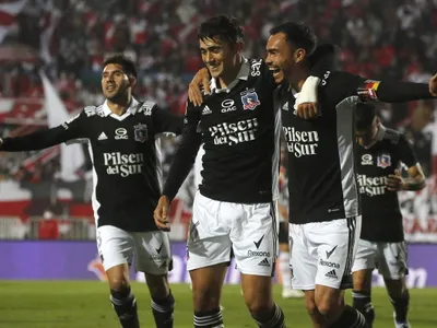 [VIDEO] Se enmudeció el Estadio la Granja: Revive los goles de Colo-Colo desde el borde de la cancha