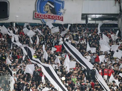 Desde Colo-Colo alzaron la voz y defienden el alza de precios en los abonos