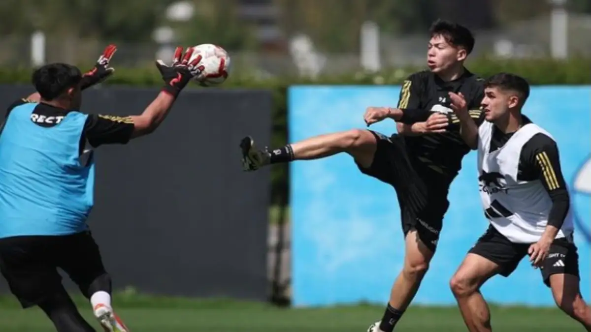 Los jugadores que no fueron citados para el duelo ante Huachipato se mantienen entrenando en Santiago.