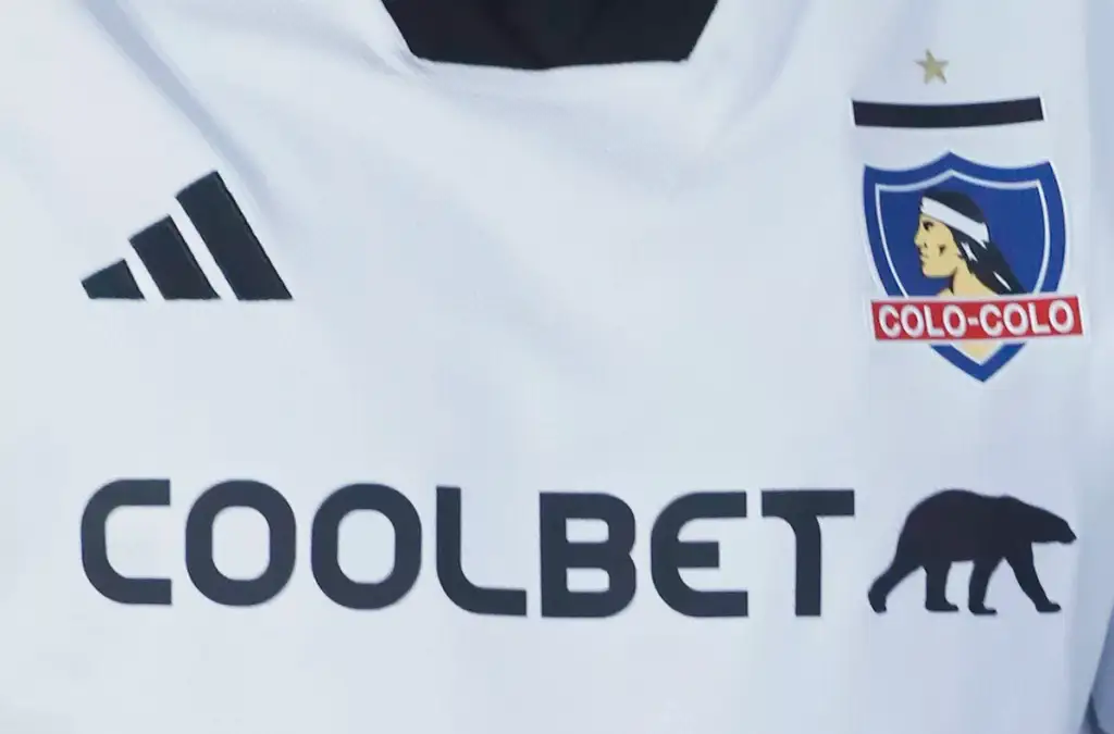 La camiseta de Colo-Colo genera gran expectación entre los hinchas del club.