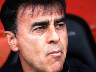 Con nombre y apellido: Eligen al DT ideal para suplir a Gustavo Quinteros en Colo-Colo el 2024