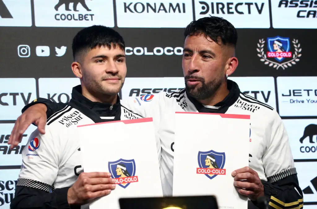 Cristián Riquelme y Mauricio Isla fueron presentados como refuerzos de Colo-Colo.