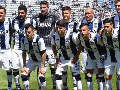 Un amigo dentro del club: El delantero que Colo-Colo quiere para el 2023 tiene un vínculo especial con Leonardo Gil