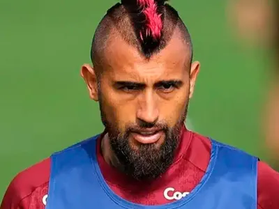 Filtraron los nombres: Afirman que 4 directivos de Colo-Colo se oponen al regreso de Arturo Vidal