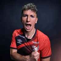 Éxito, Tigre: Luciano Arriagada recibe una excelente noticia en el Athletico Paranaense