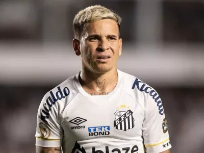 Sueldo estratosférico: Piden el fichaje de Yeferson Soteldo para Colo-Colo tras descender con Santos
