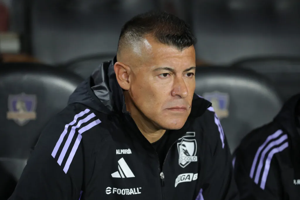 Futbol, Colo Colo vs Nublense Fecha 11, Liga de Primera 2025. El entrenador de Colo Colo Jorge Almiron, es fotografiado durante el partido de primera division contra Nblense disputado en el en el estadio Monumental Davis Arellano, Santiago, Chile. 19/05/2025 Felipe Zanca/Photosport Football, Colo Colo vs Nublense 11th turn, Division League 2025. Colo ColoÕs head coach Jorge Almiron, is pictured during the first division match at the Monumental Davis Arellano Stadium, in Santiago, Chile. 19/05/2025 Felipe Zanca/Photosport