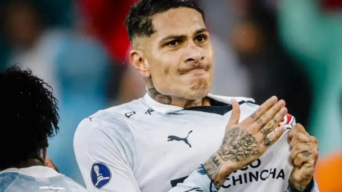 Paolo Guerrero con la camiseta de Liga Deportiva Universitaria de Quito.