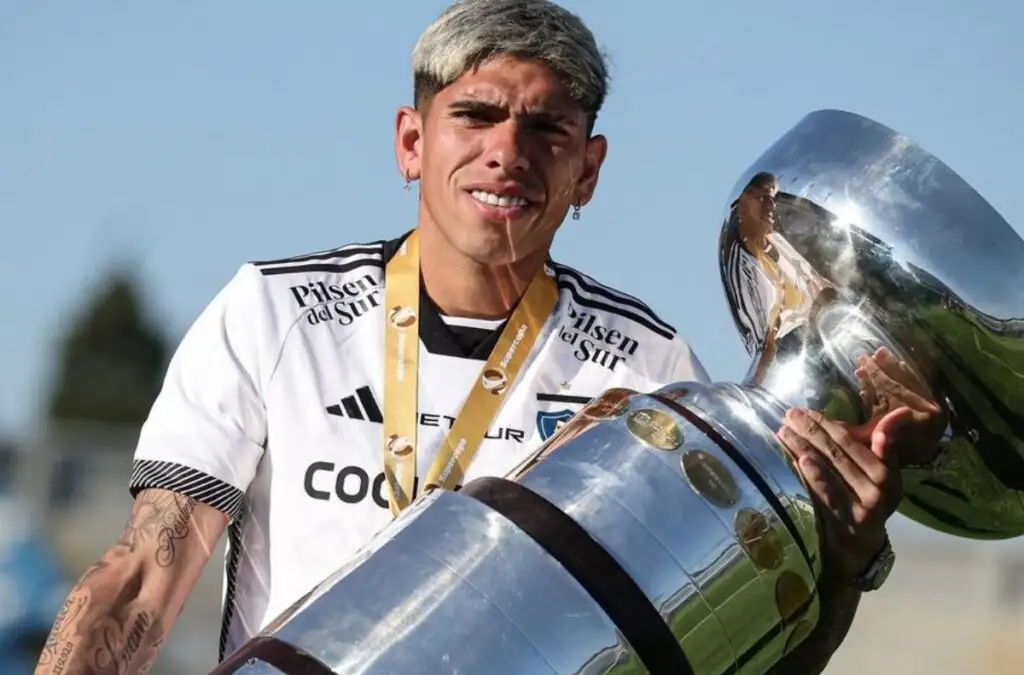 Colo-Colo buscará contar con Carlos Palacios por la próxima temporada.