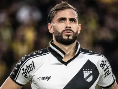 «Mi padre y mi padrino jugaron ahí»: Defensor chileno radicado en Brasil se ilusiona con llegar a Colo-Colo