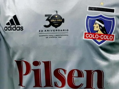 [FOTOS]: Así luce la nueva y novedosa camiseta conmemorativa lanzada por Colo-Colo