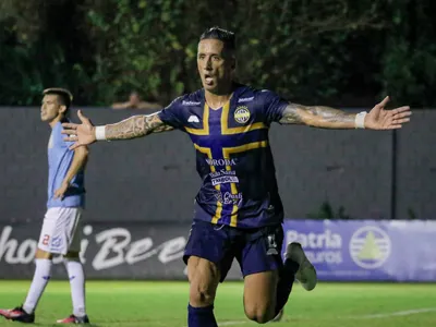 [VIDEO] Lucas Barrios anota un gol de ‘9’ en el triunfo del Sportivo Trinidense por el torneo paraguayo