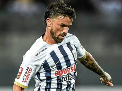 No lo pasa nada bien: El difícil presente de Gabriel Costa que lo llena de cuestionamientos en Alianza Lima