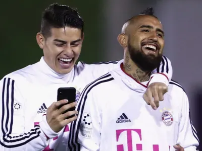 «Para que ganemos la Libertadores»: Arturo Vidal revela conversación para fichar a James Rodríguez a Colo-Colo