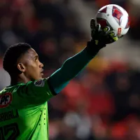 Dejó potente recado: Omar Carabalí despejó todas las dudas sobre su futuro en Colo-Colo