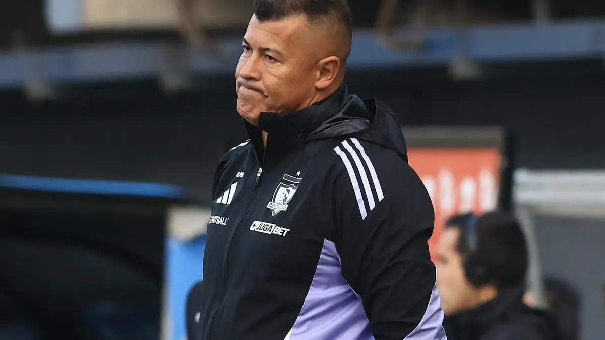 Almirón no dio pie con bola con las modificaciones ante Audax. Foto: Felipe Zanca/Photosport.
