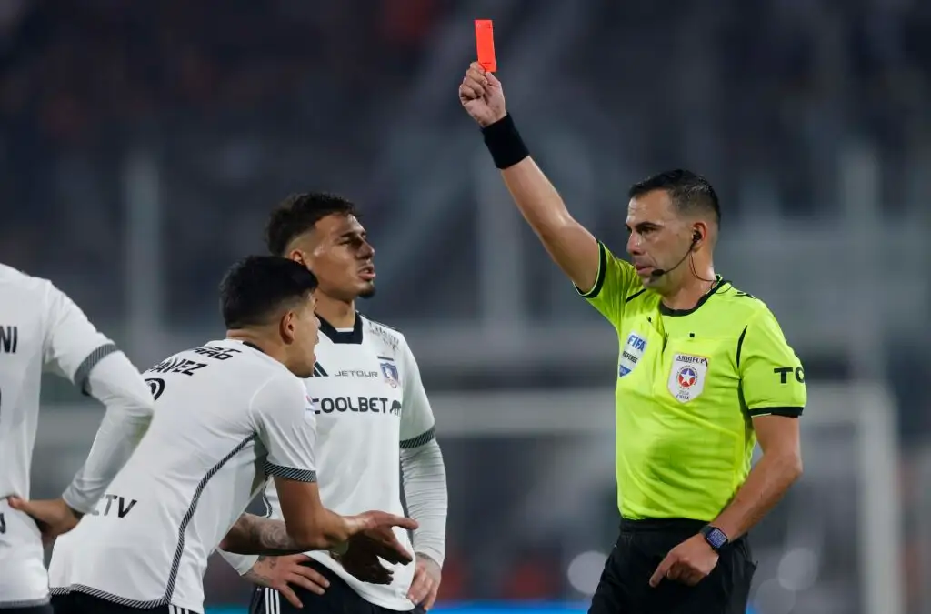 Esteban Pavez fue suspendido tras su expulsión frente a Deportes Copiapó.