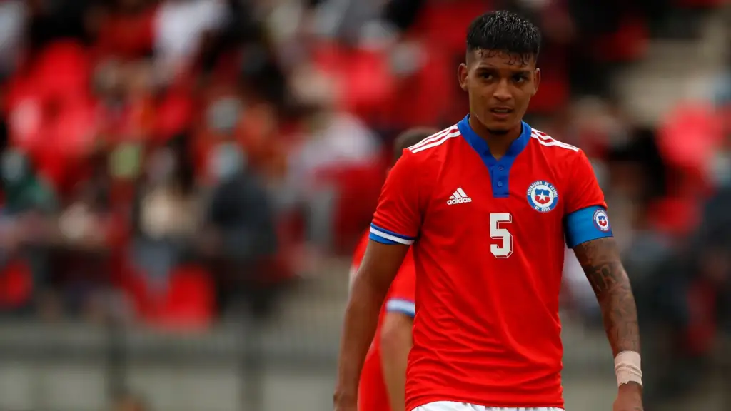 Daniel Gutiérrez portando la jineta de capitán con la selección sub 20