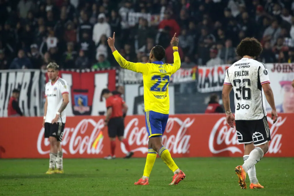 Gol de Boca Juniors en su visita a Colo-Colo por la Copa Libertadores.