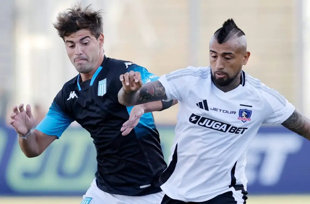 En Racing Club estarían presionando para ayudar a Colo-Colo en Copa Libertadores.