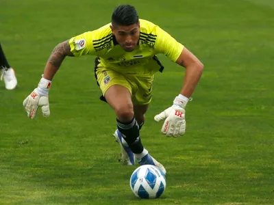 Fichajes: Los dos candidatos a reemplazar a Brayan Cortés en el arco de Colo-Colo