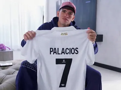 Carlos Palacios no duda y hace públicos sus deseos de volver a jugar en Colo-Colo