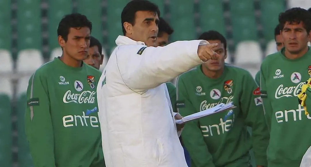 Quinteros dirigiendo Bolivia