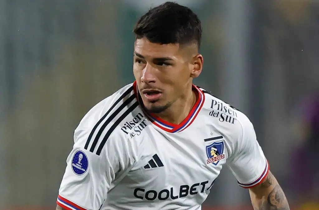 Alan Saldivia arrastra una lesión desde el último partido de Colo-Colo.