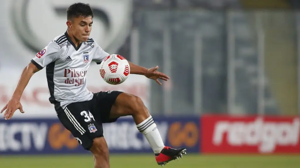 Vicente Pizarro versus Palestino en el Estadio Monumental.