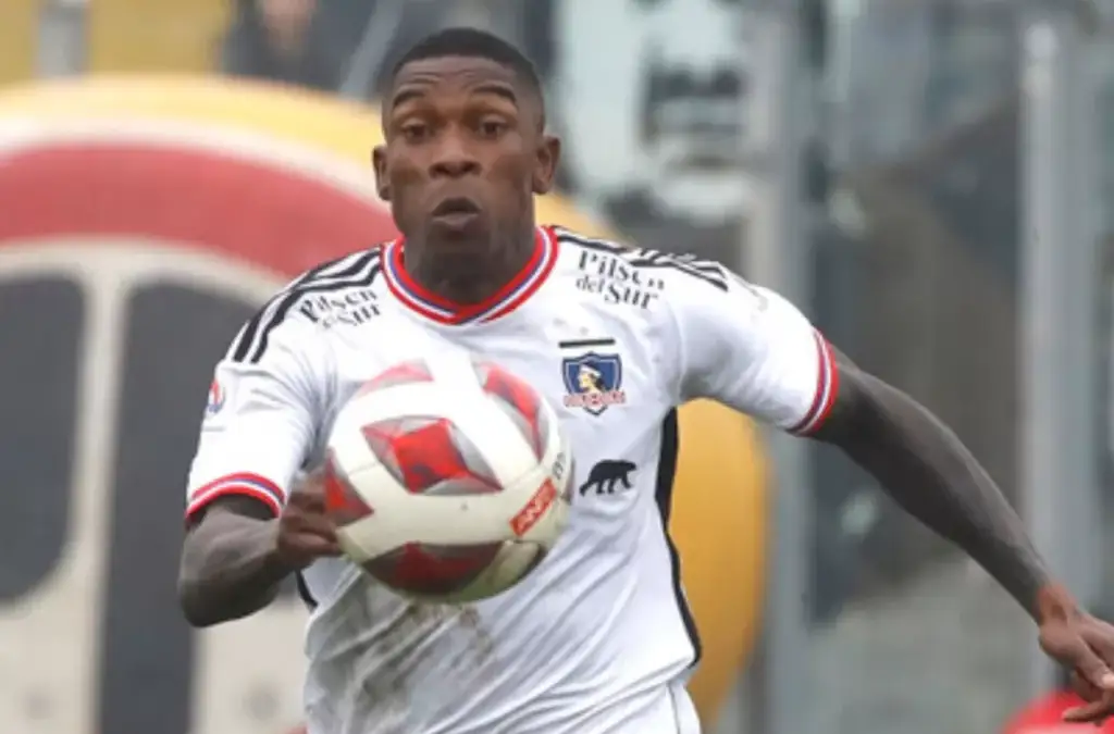 Fabián Castillo se fue de Colo-Colo sin pena ni gloria