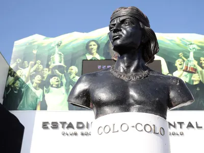 Pasó desapercibido: El agente de Conmebol que fue invitado para el partido de Colo-Colo ante Ñublense