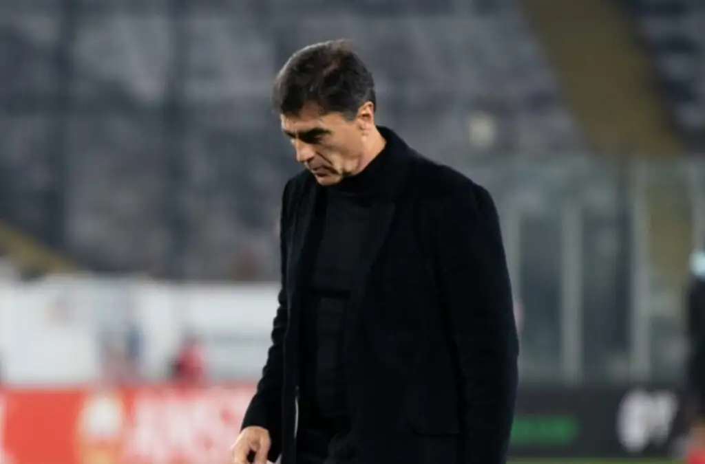 Juan Cristóbal Guarello cree que el panorama se le puede complicar a Gustavo Quinteros en Colo-Colo.