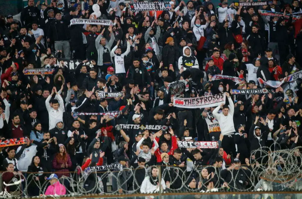 Cerca de 400 hinchas de Colo-Colo podrán asistir al debut ante Copiapó.