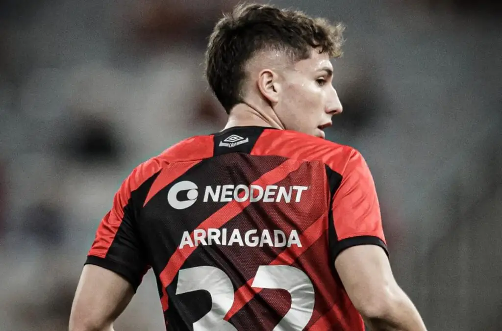 Luciano Arriagada terminó anticipadamente su contrato con Athletico Paranaense.