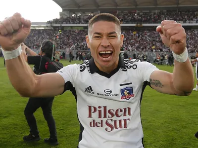 Levantó el teléfono: Gustavo Quinteros contactó a Óscar Opazo para reforzar la defensa de Colo-Colo