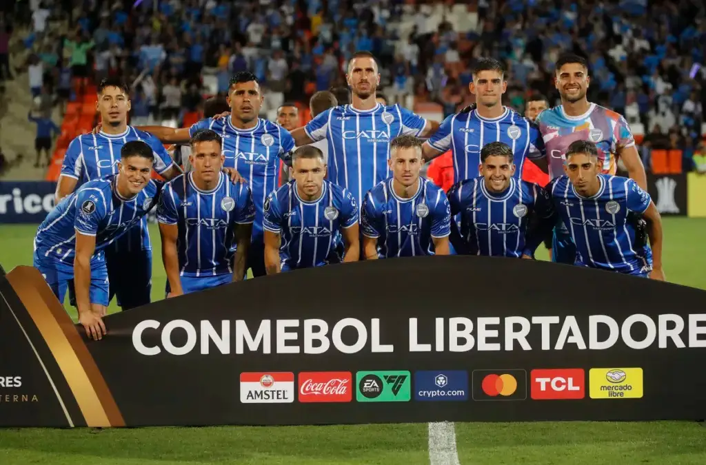 El plantel de Godoy Cruz tuvo inconvenientes para viajar a Chile.