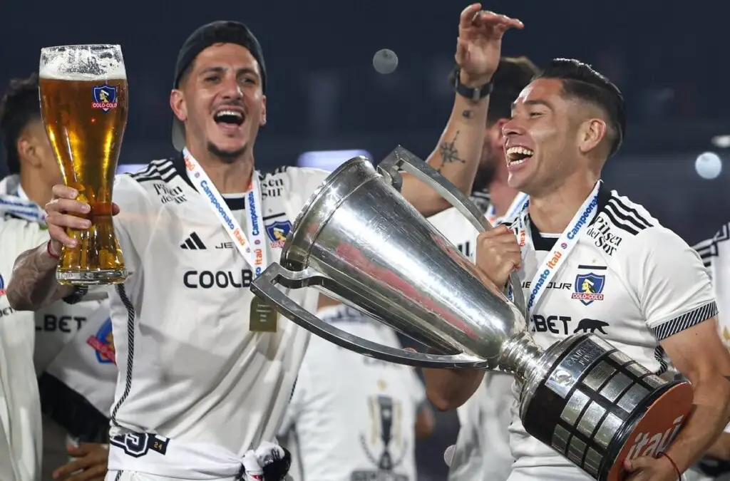 Colo-Colo quiere festejar con todo su centenario.